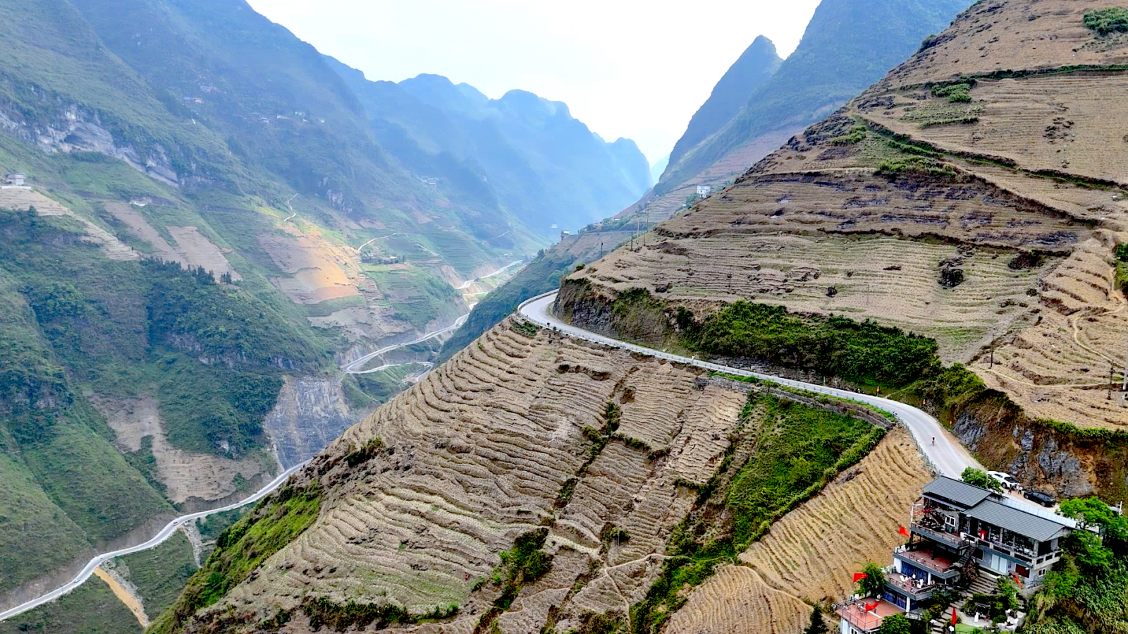 cycling-the-ha-giang-loop-through-mountain-roads-in-northern-Vietnam