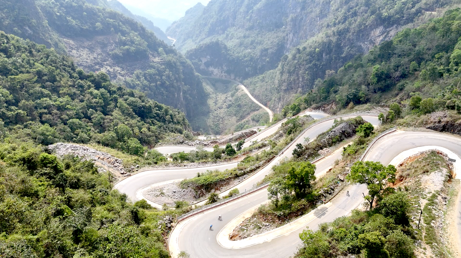 the challenge route in ha giang